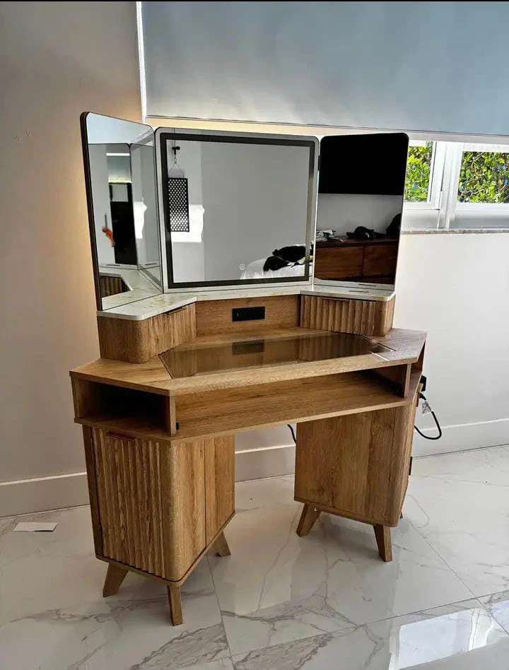 Lighted Tri-fold Vanity Desk - photo 2