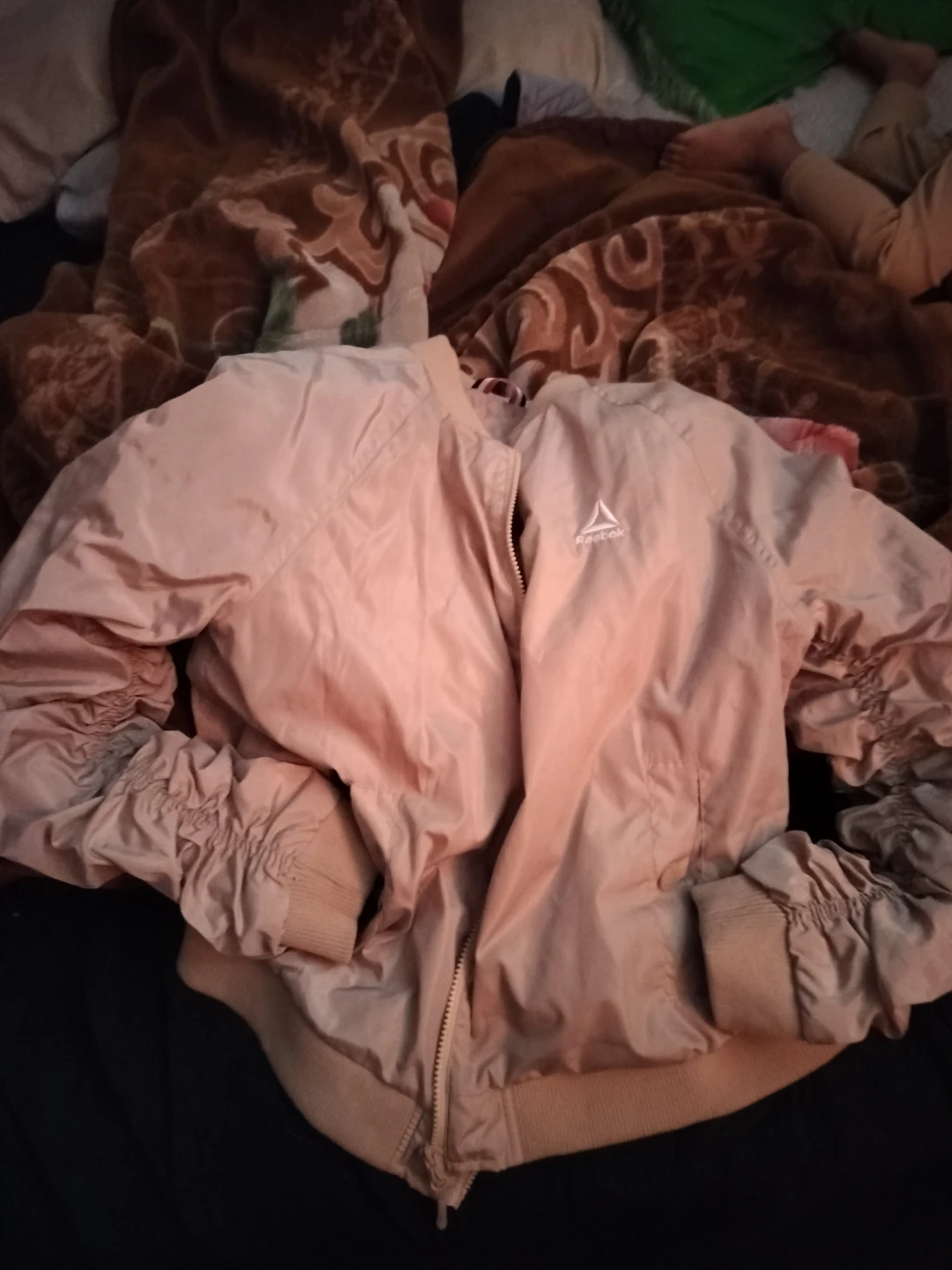 🏈 Reebok beige Bomber Jacket