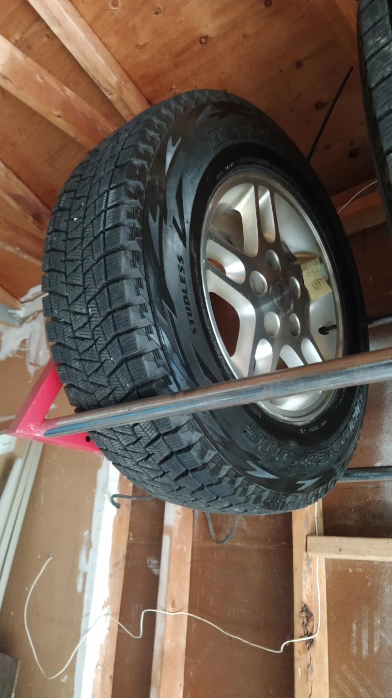 Set of 4 Bridgestone Blizzak Winter Tires w/Silverblade Rims - photo 2