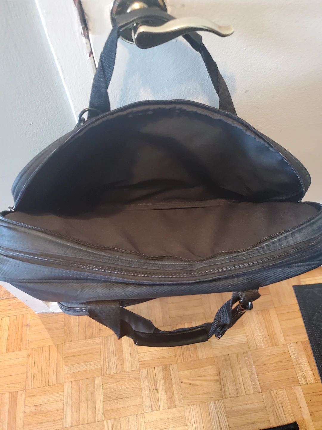 Tracer Laptop Crossbody Bag New - photo 3