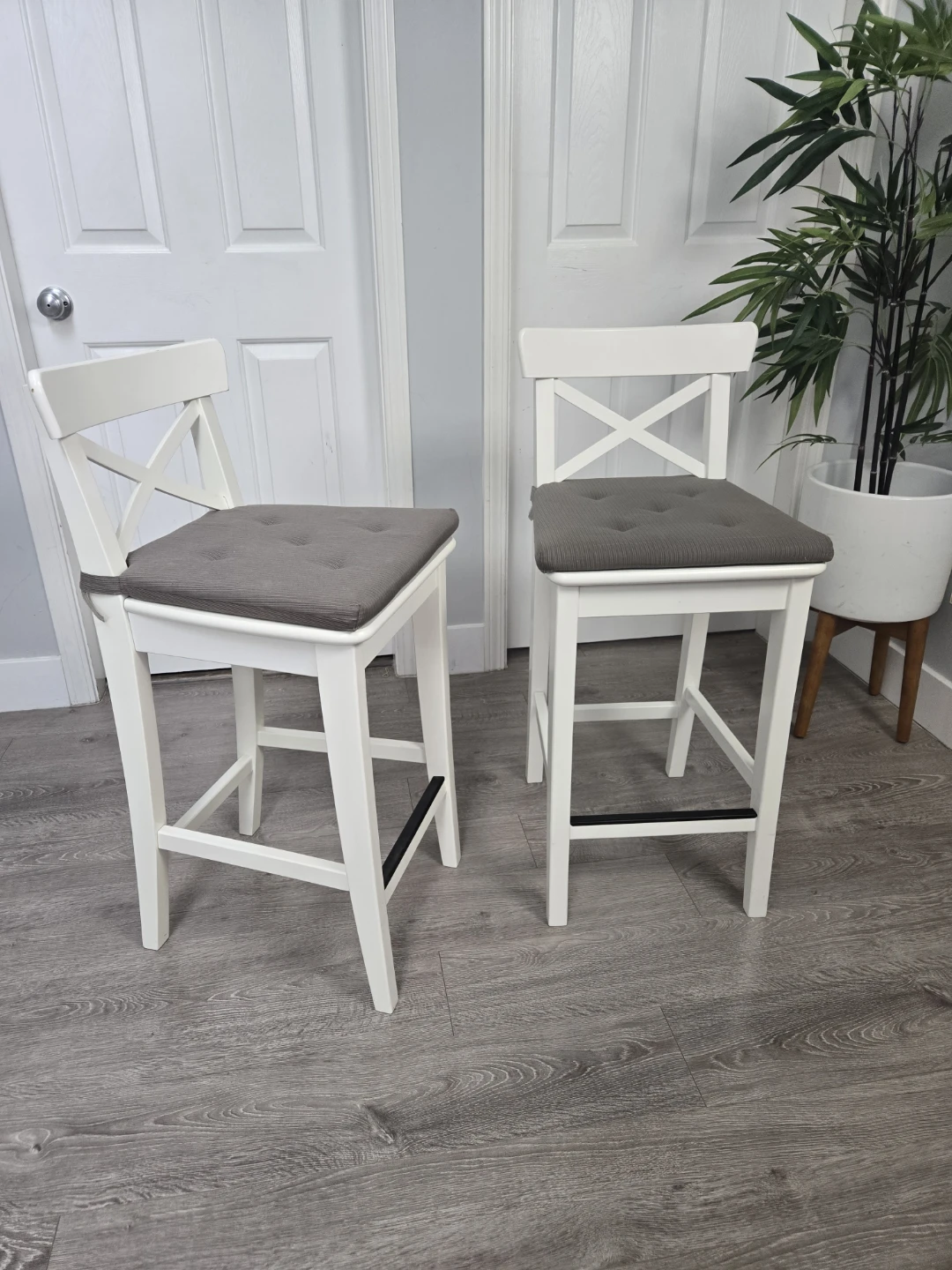 2 ikea ingolf stools