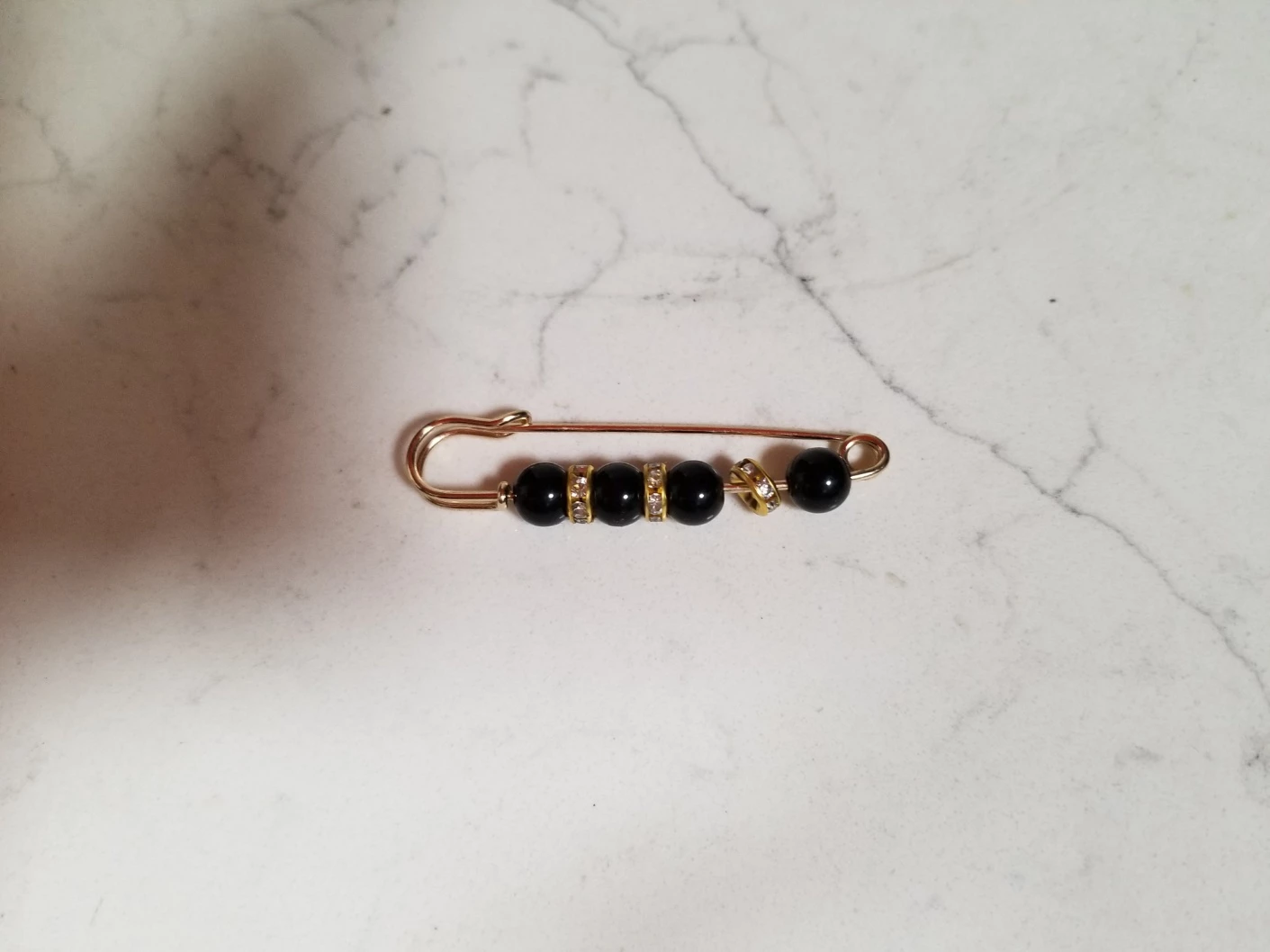 NEWGold Tone Safety Pin Brooch with Black Beads🏈
