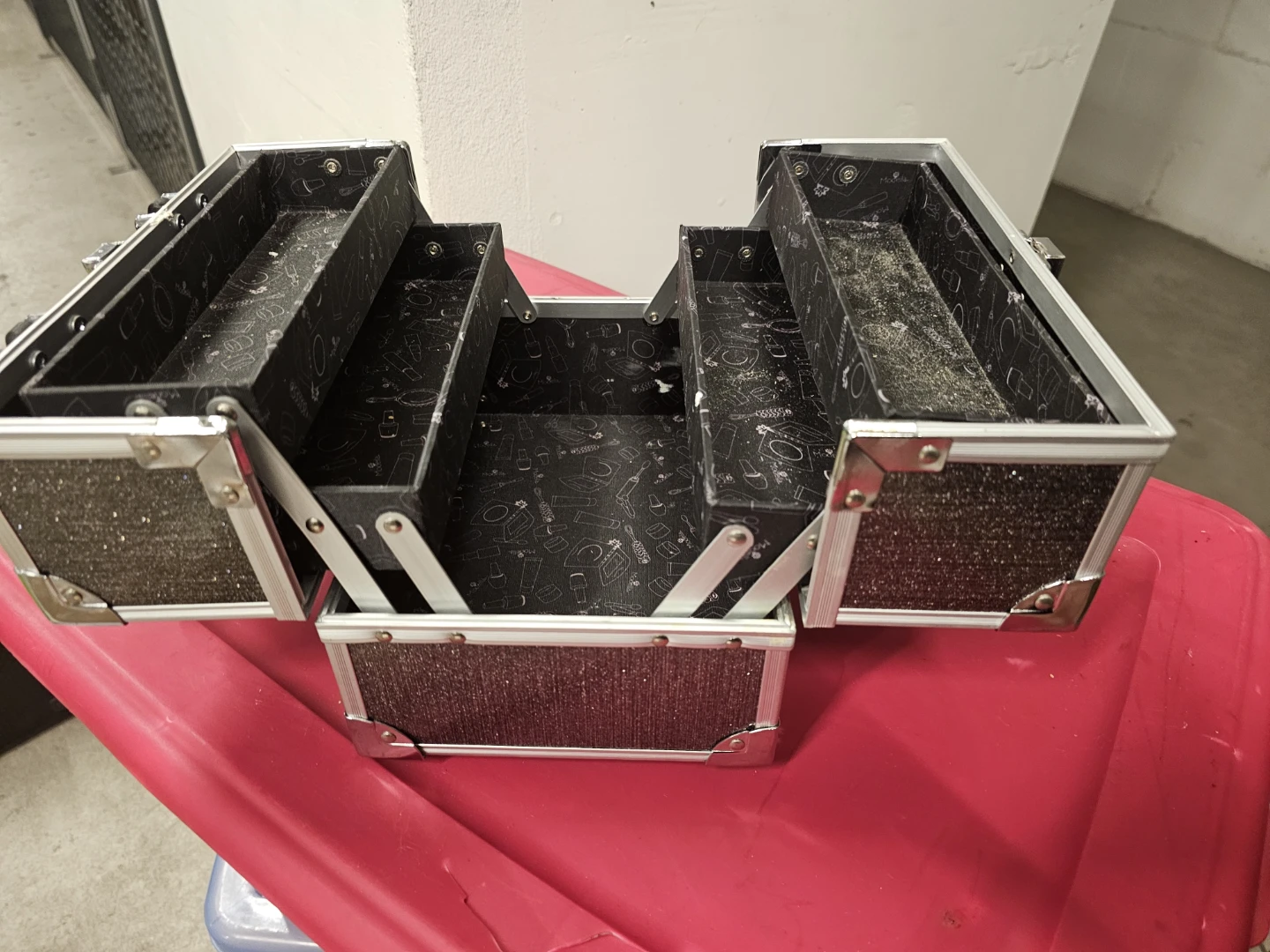 Glitter Makeup Train Case - photo 2