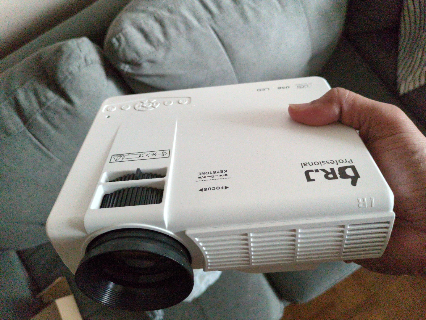 Professional Projector with Simple Projection Screen - photo 2