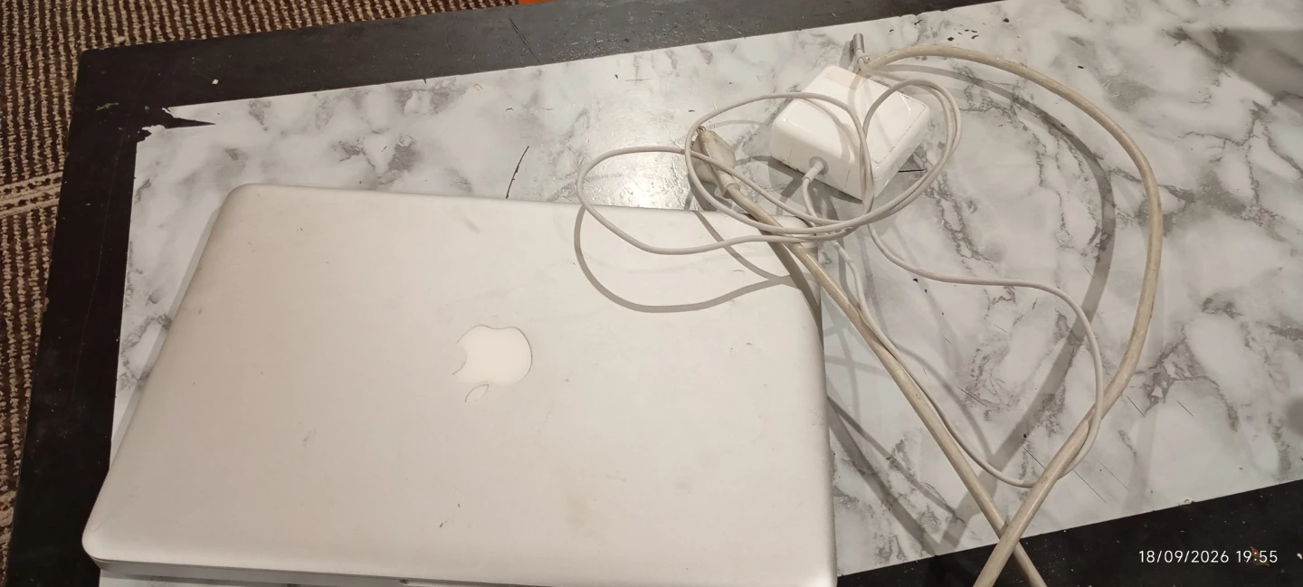 Apple MacBook - photo 3