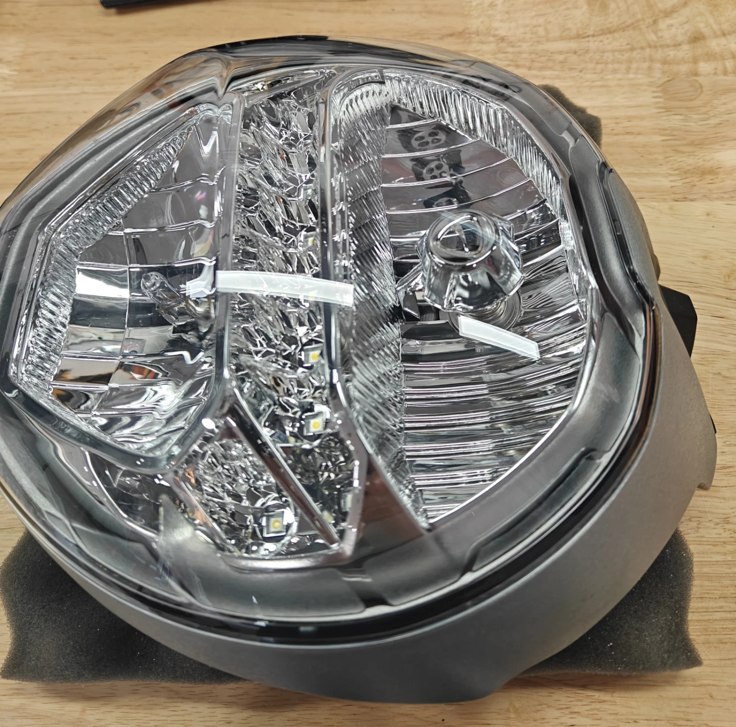 Ducati Monster 797/821/1200 OEM Headlight. Like New - photo 4