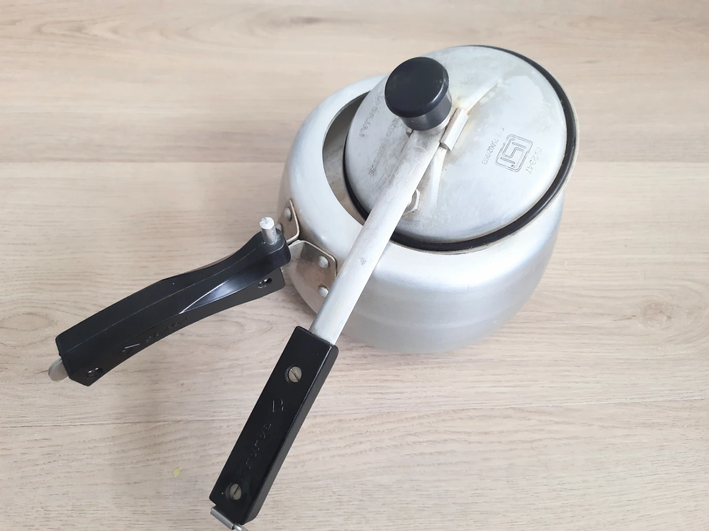 Aluminum Pressure Cooker - photo 2