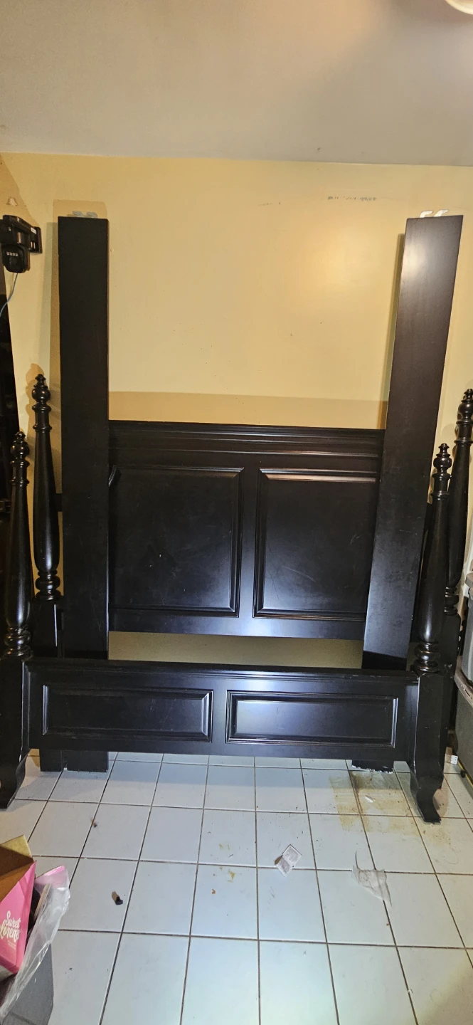Black Four-Poster Bed Frame🏈