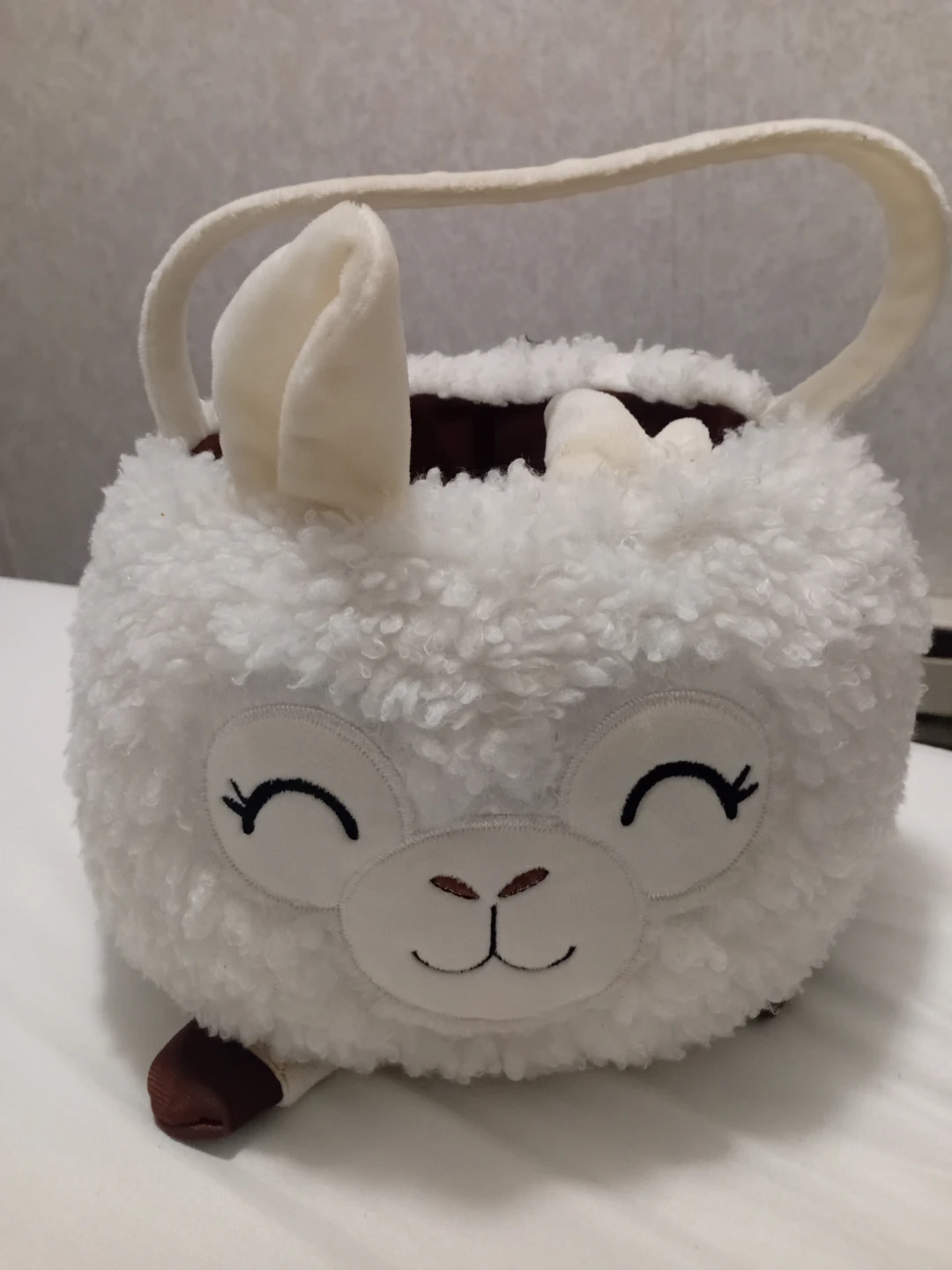 Fluffy Llama Treat Basket - photo 2
