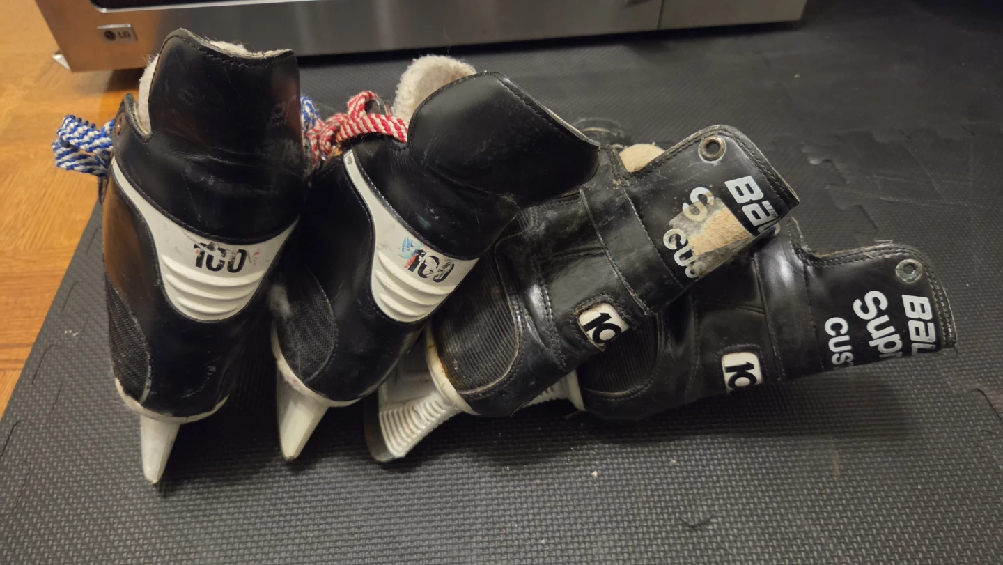 Two pairs of Bauer ice skates - photo 2