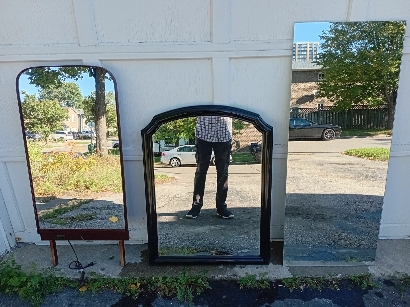 Black arched wall mirror