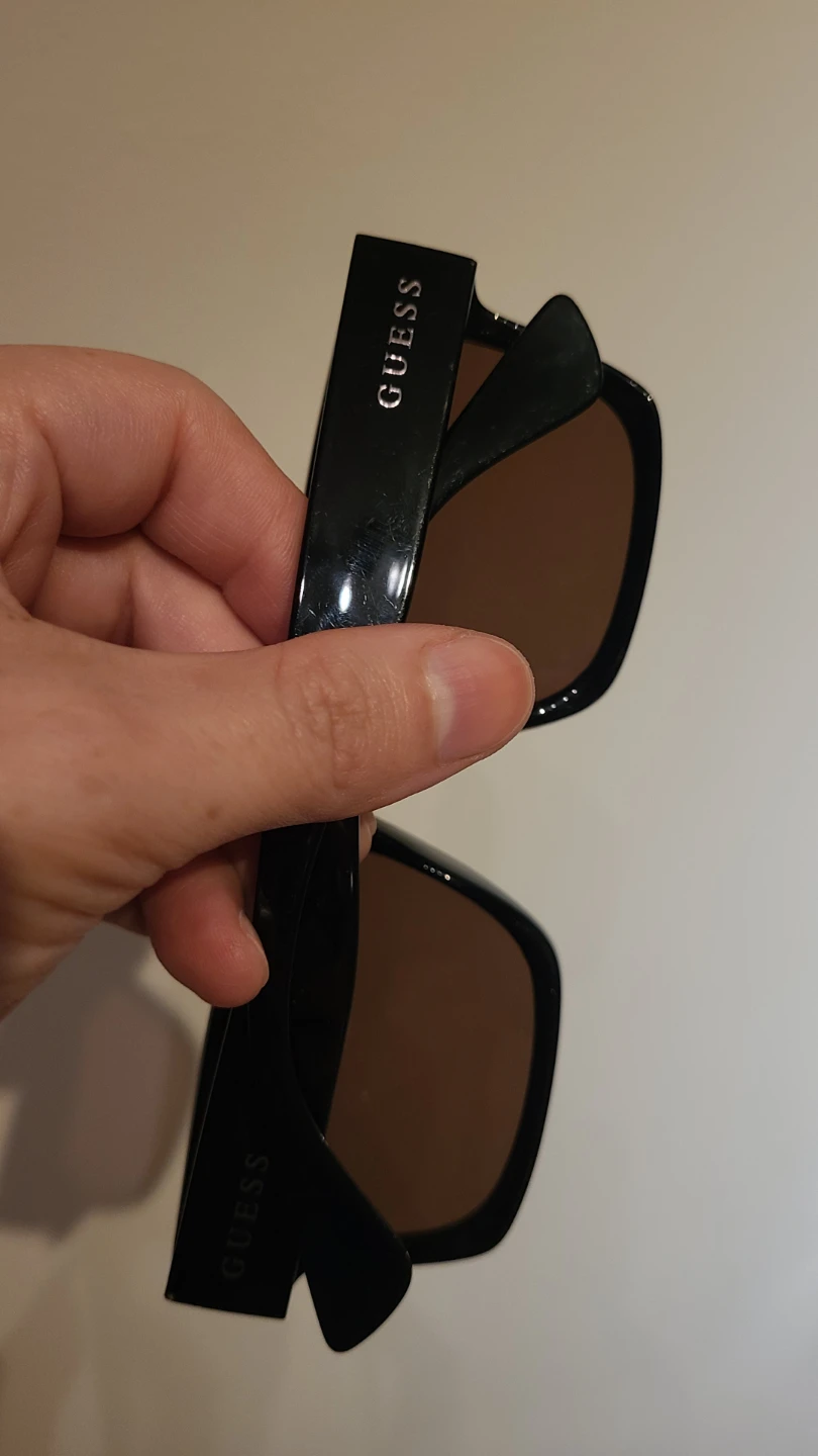 Guess Black Sunglasses - photo 2