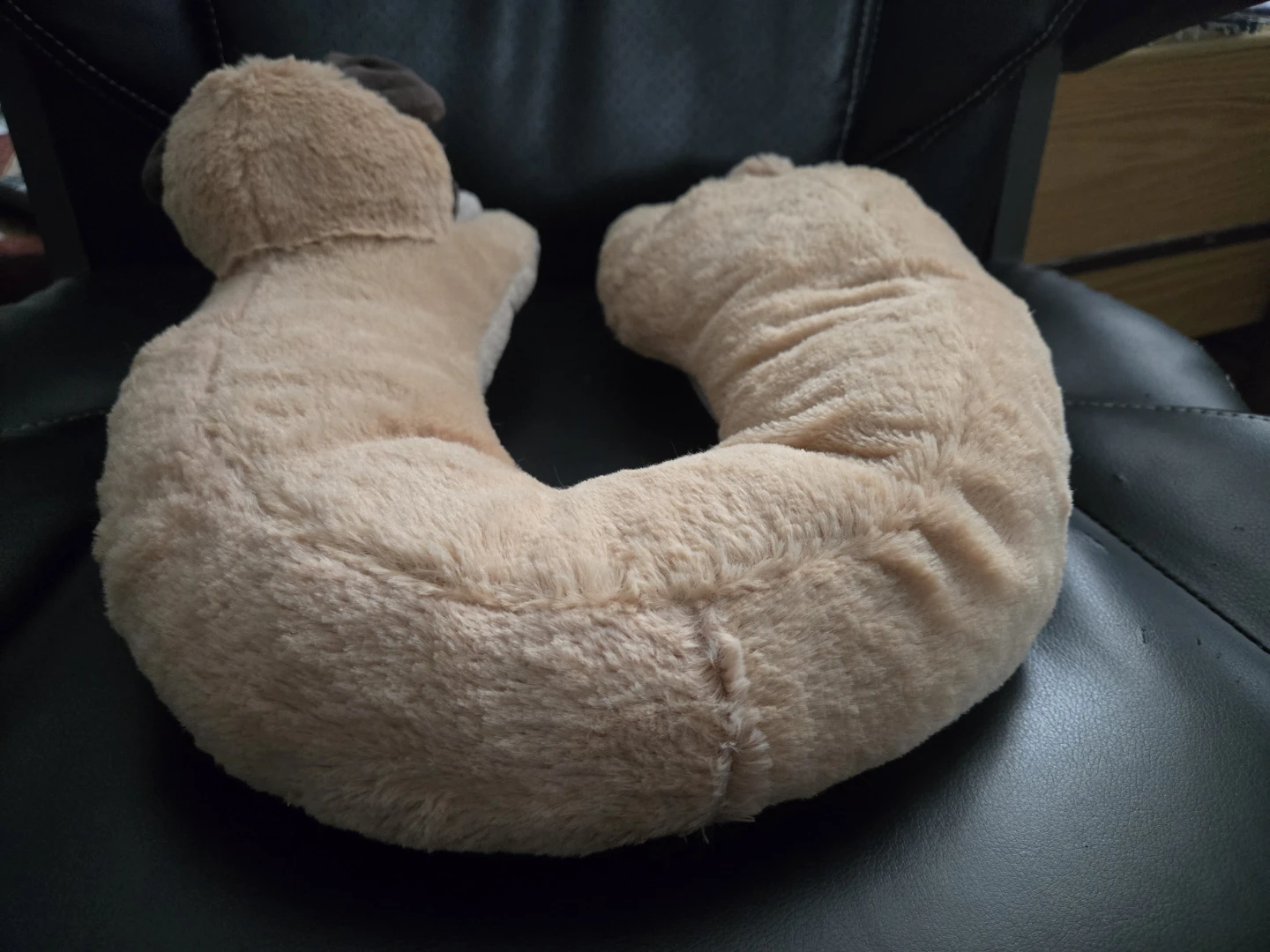 Health Touch Plush Pug Vibrating Neck Massager and Travel Pillow - photo 3