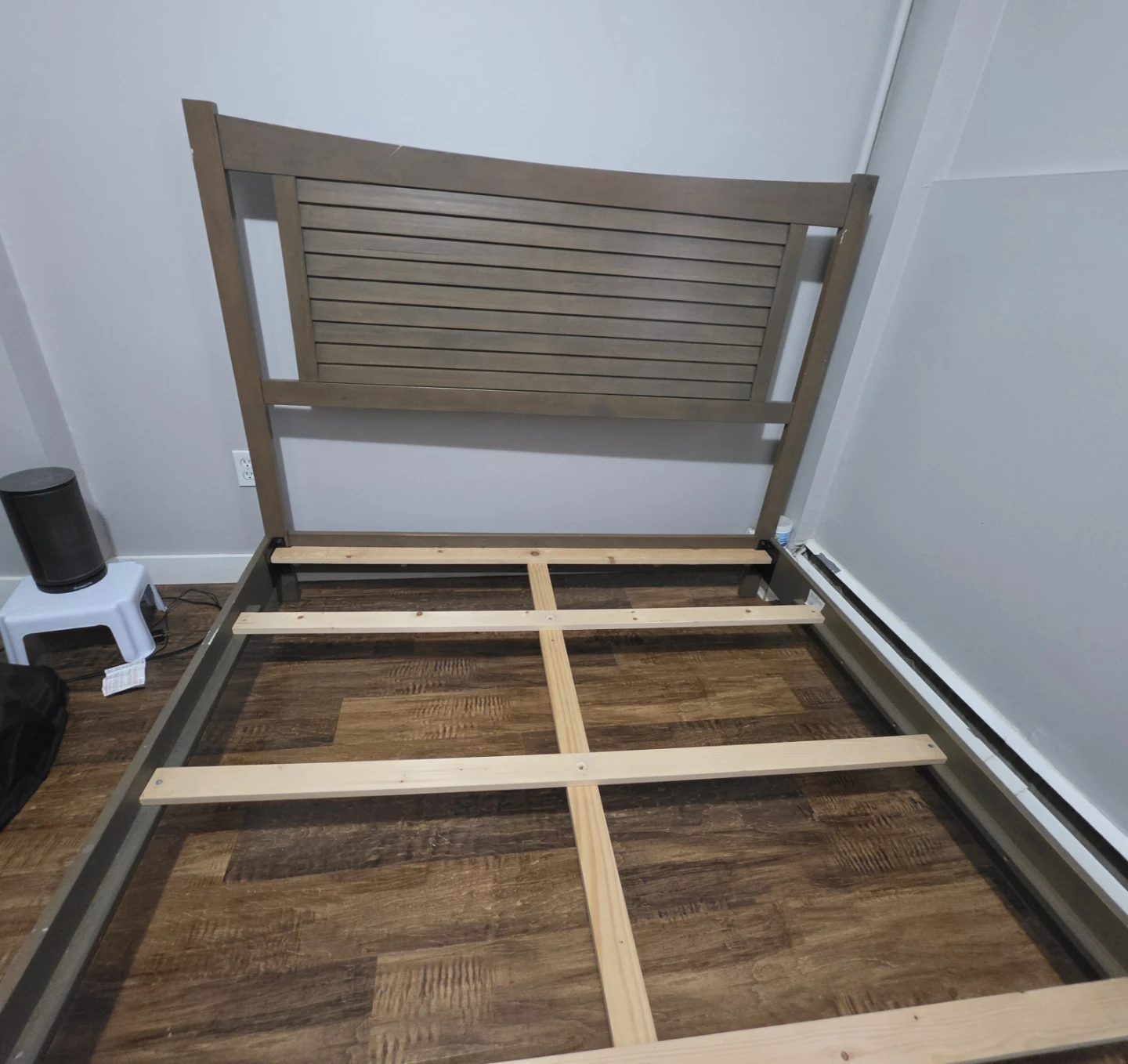 Wooden Queen Size Bed Frame - photo 3