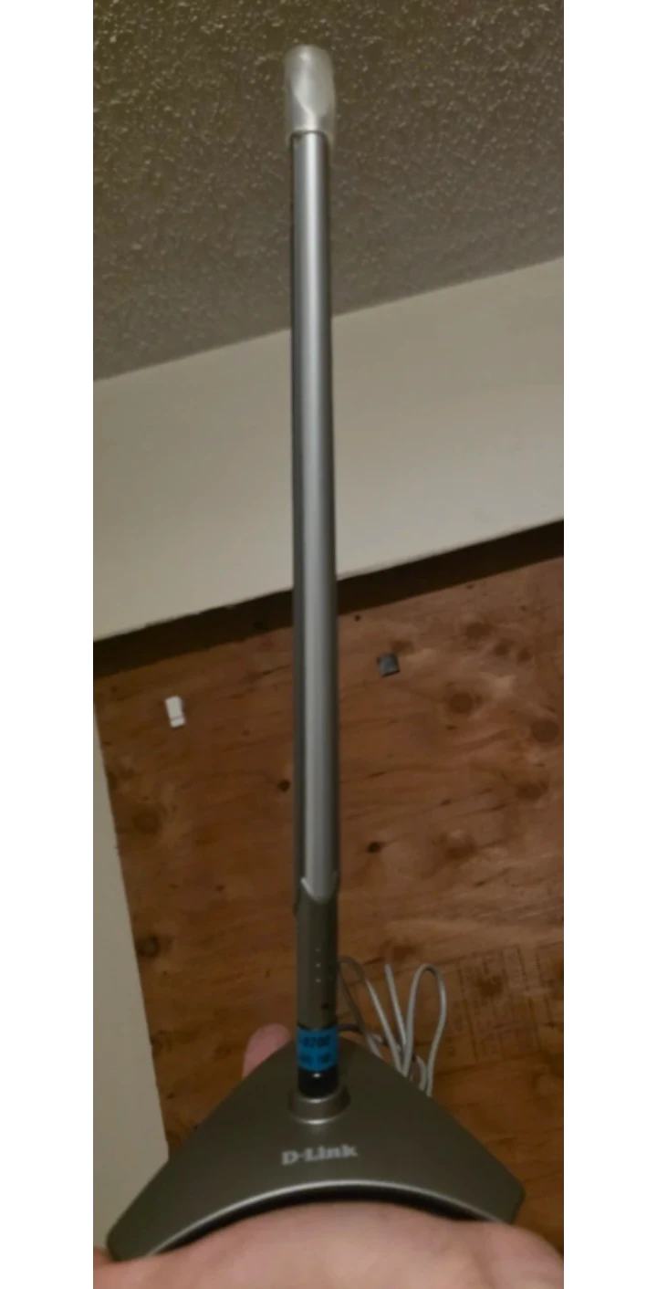 TP-Link Wireless Adapter and D-Link Antenna Stand - photo 4