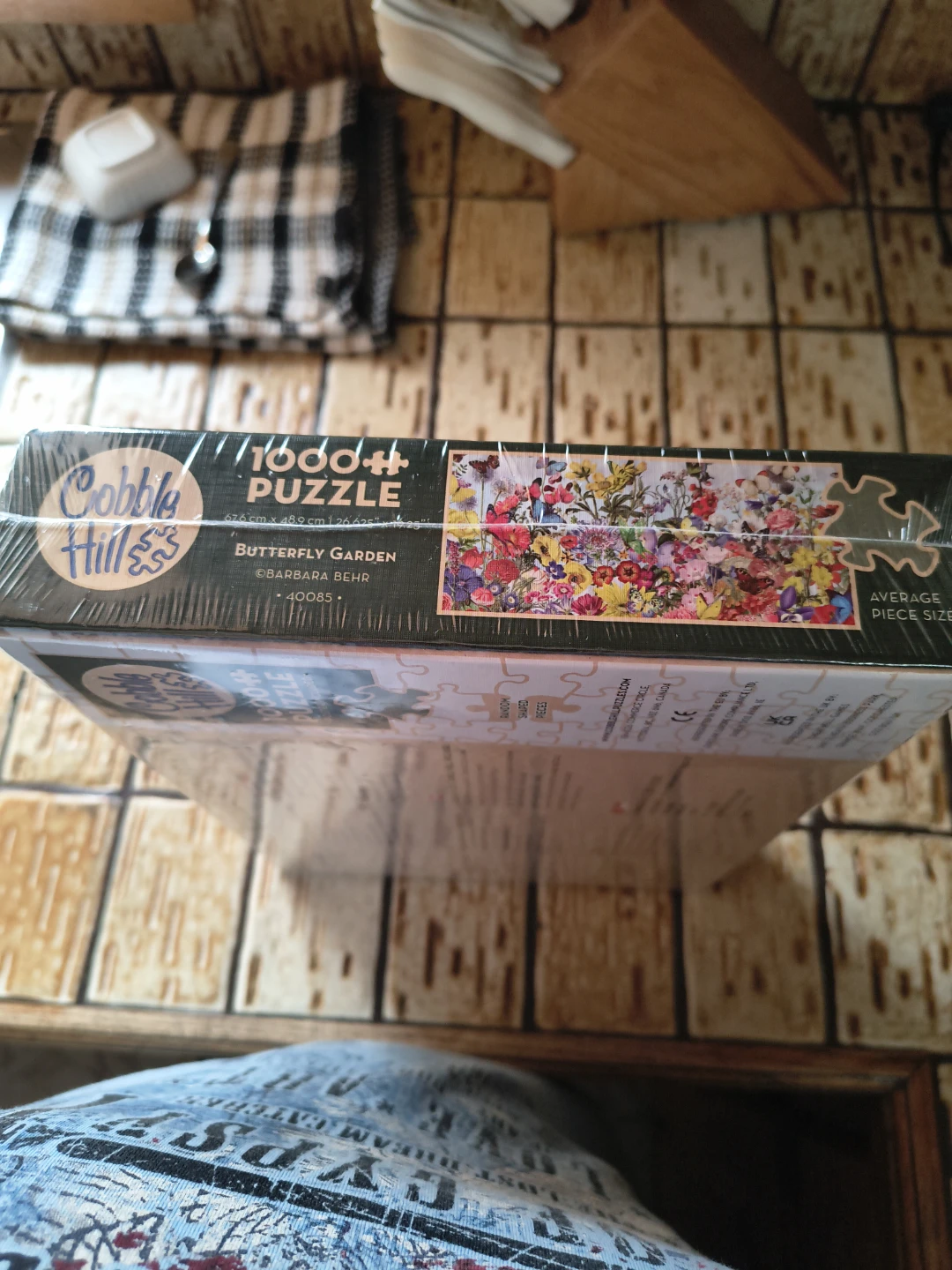 Cobble Hill Butterfly Garden 1000 Piece Puzzle - photo 3