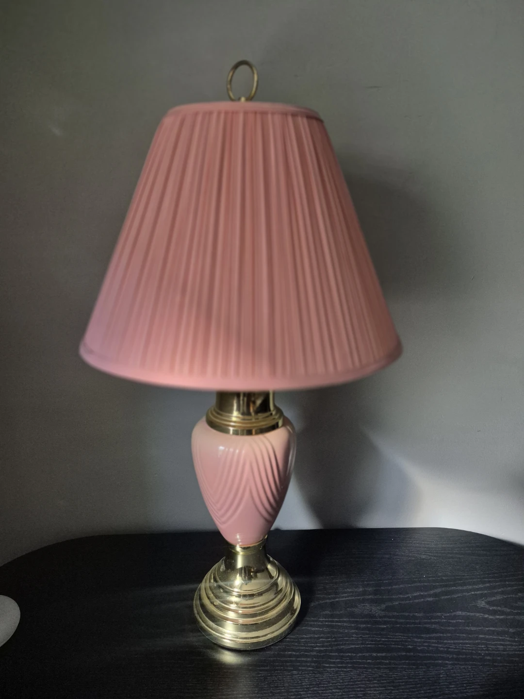 Vintage Mauve Pink Lamp With Gold Accents - photo 2