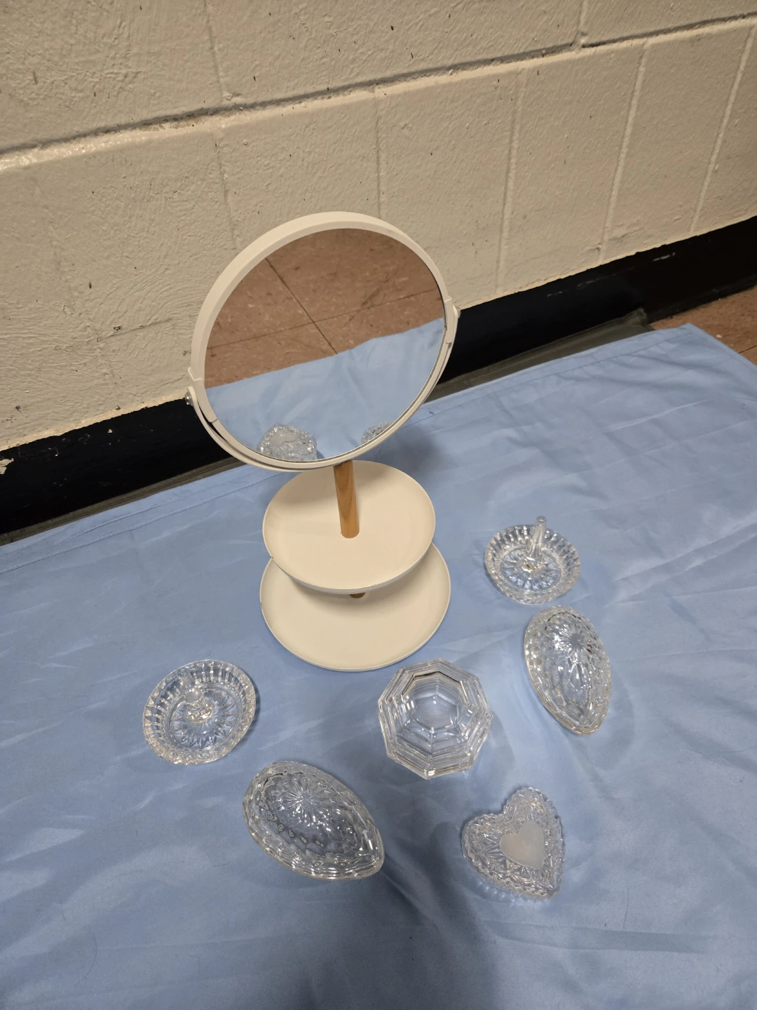 7pc Tabletop Vanity Mirror Organizer & Crystal Ring Dishes Set - photo 4