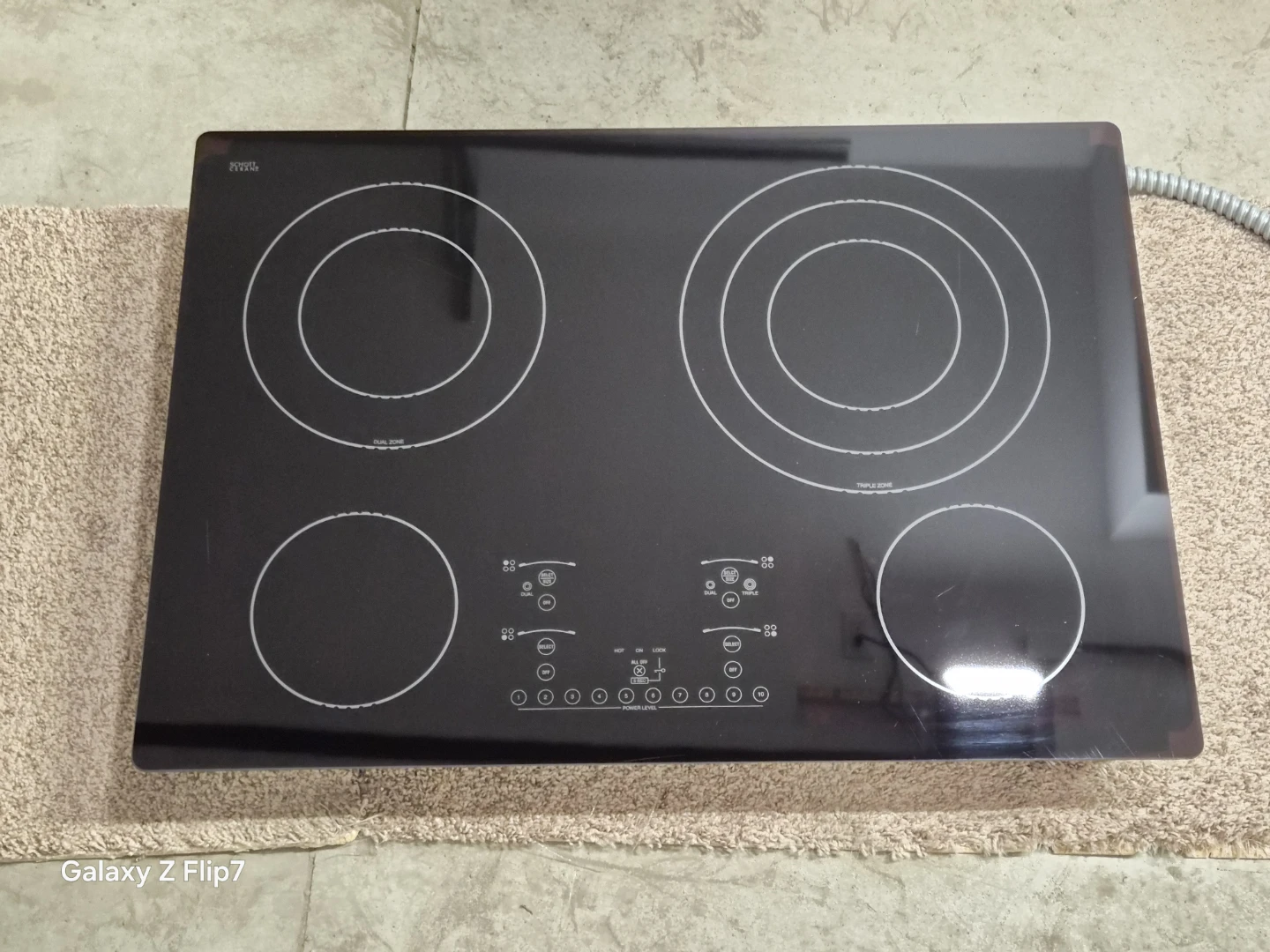 Brand new Electric Cooktop ICR555DB00
