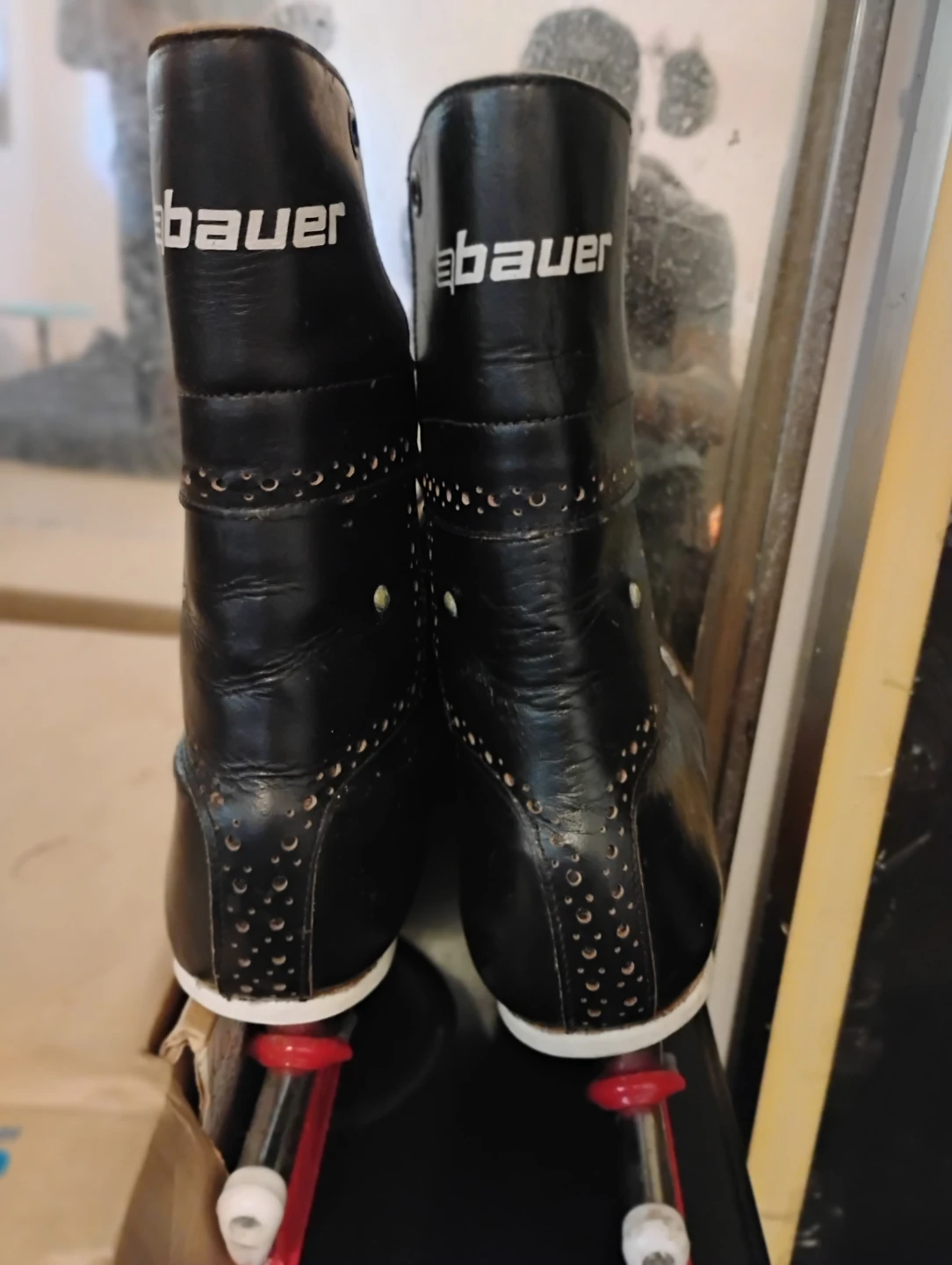 Vintage Bauer Ice Skates - photo 2