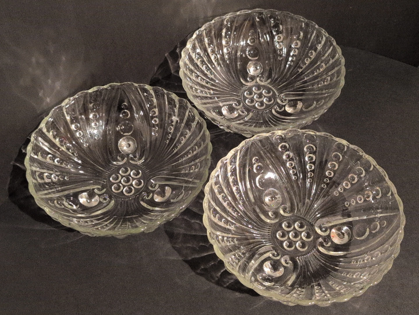 Set of 3 Vintage Anchor Hocking Glass Footed Bowls - photo 4