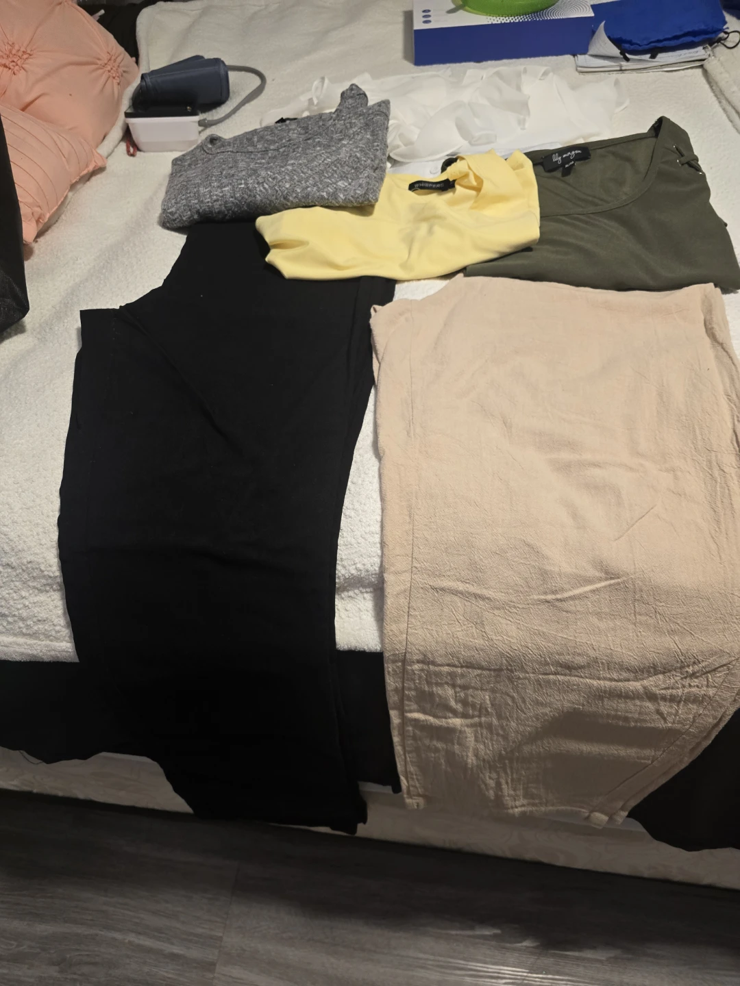 Womens  clothing  items mix lot. - photo 2