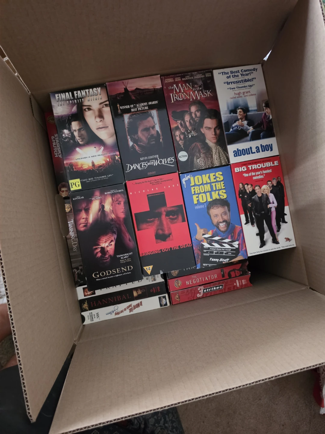 750 + VHS - photo 3