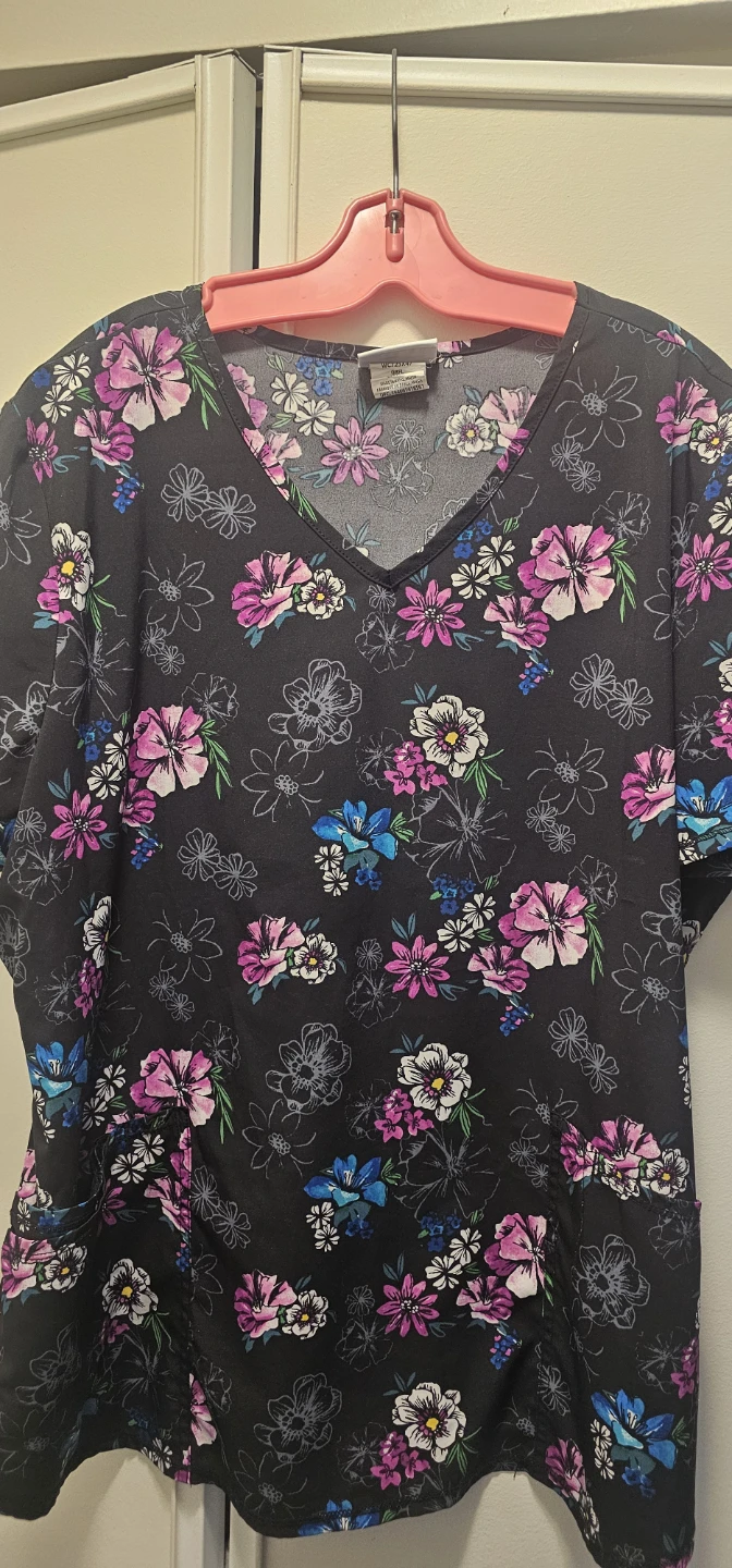 2 Scrubletics Scrub Tops Size XL