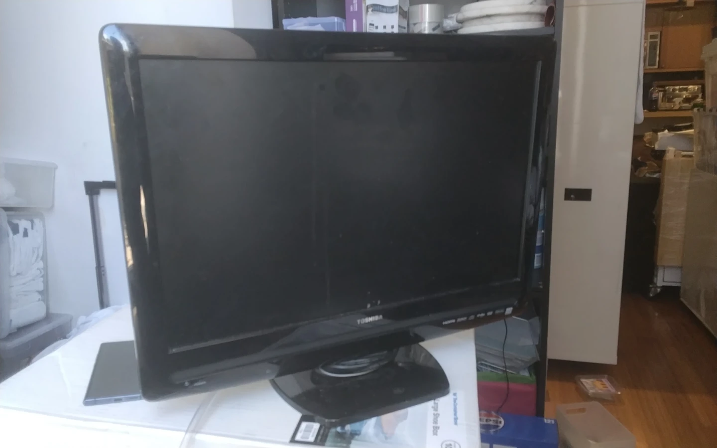 Toshiba Flat Panel Television🏈