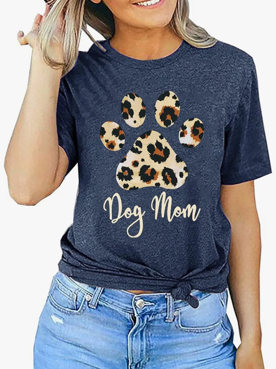 Dog Mom Graphic T-Shirt