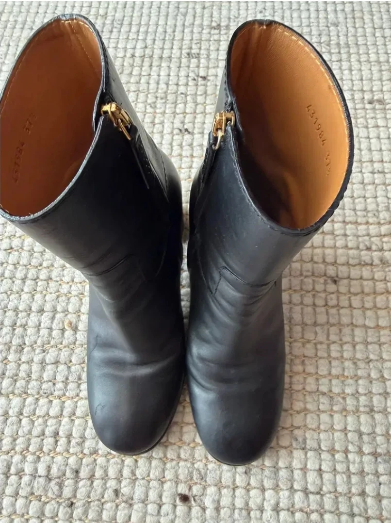 Authentic Black Leather Ankle Boots - Size 37.5 - photo 2