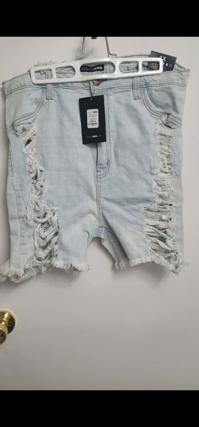 Fashion Nova Yes Now Distressed Bermuda Shorts Size 1X