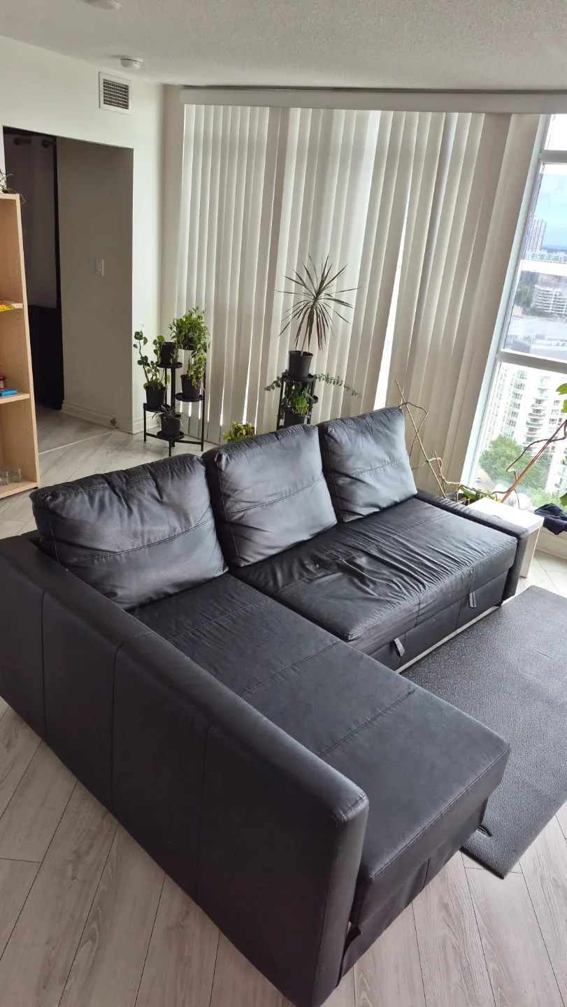 Selling ikea L-section couch - photo 2