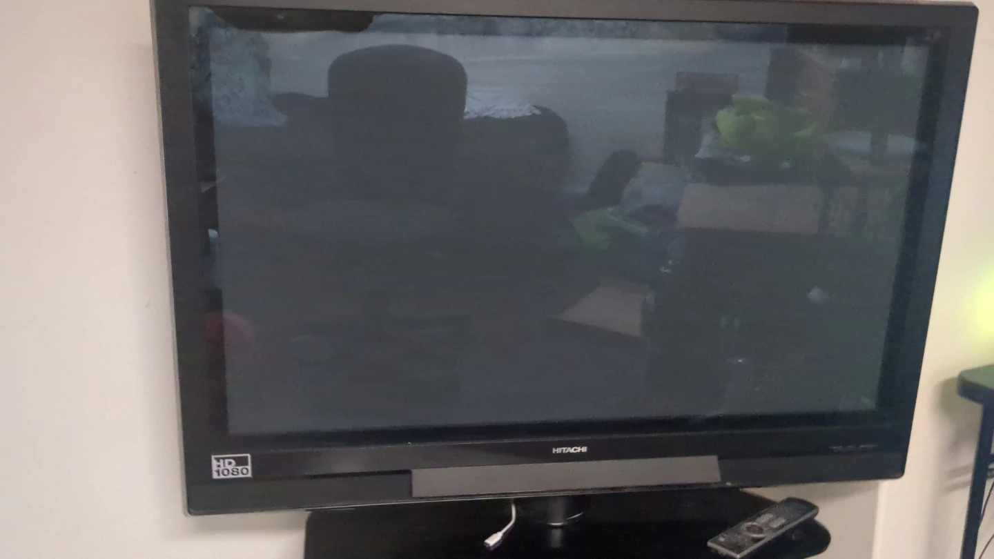 Hitachi HD 1080 Television - photo 2