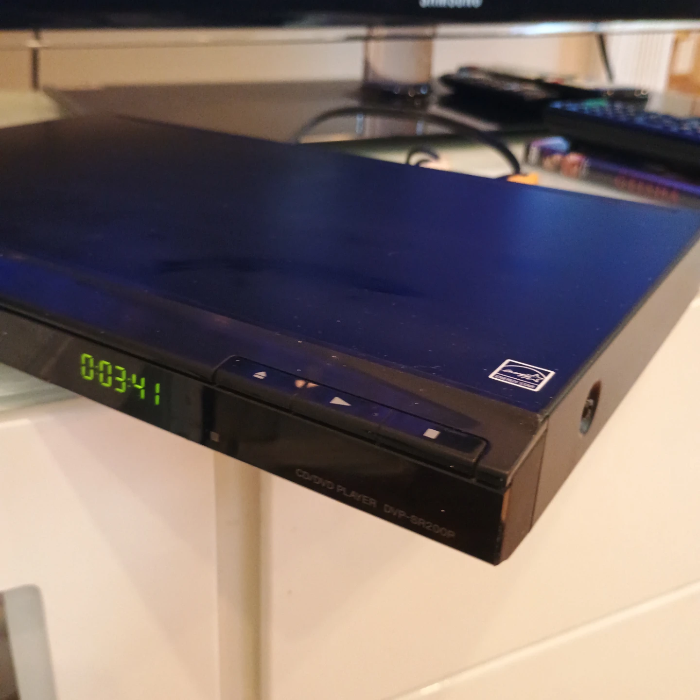 Sony DVP-SR200P DVD Player - photo 3