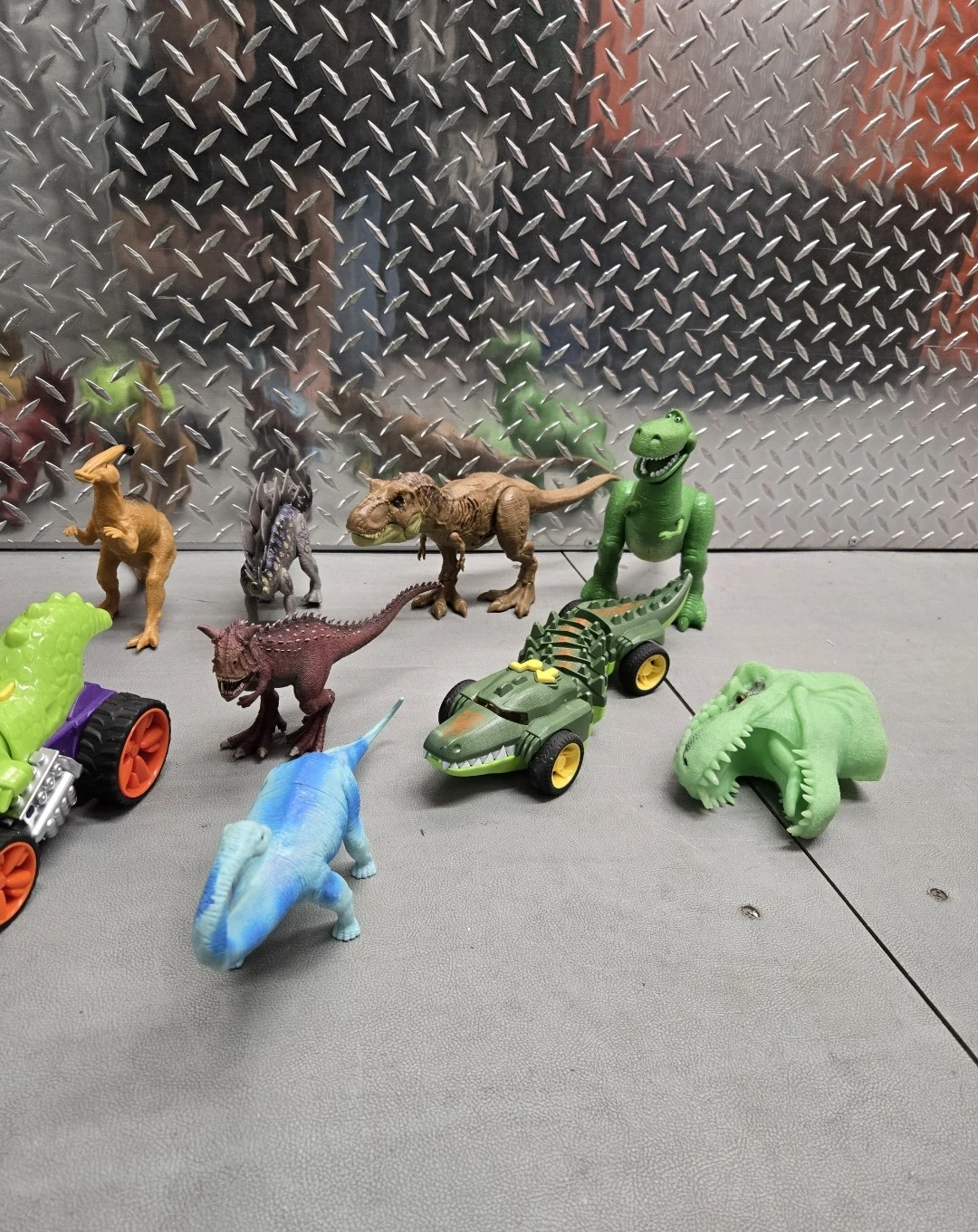 Huge 15pc Dinosaur Toy Figure & Monster Truck Lot - photo 3