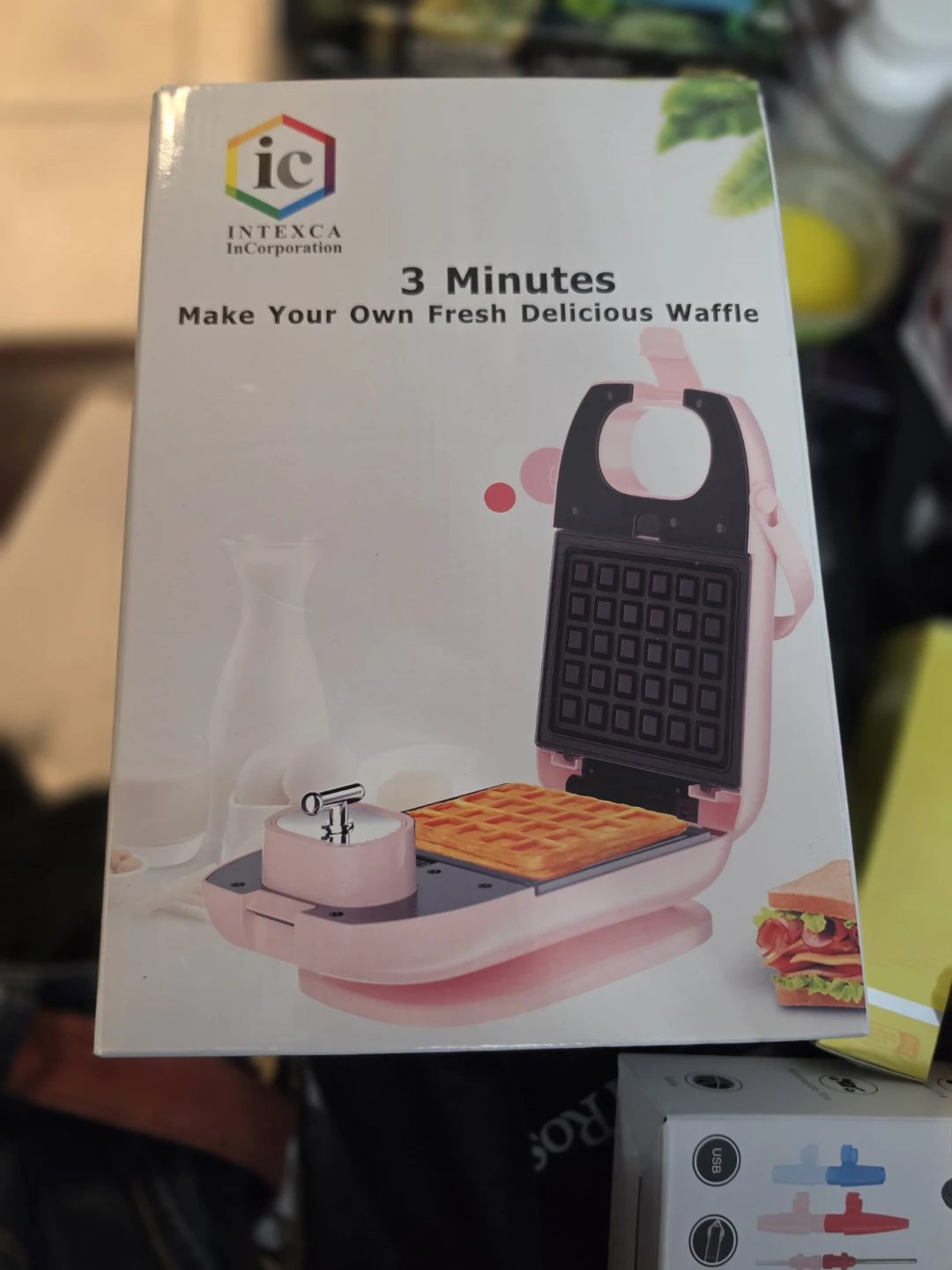 🏈 Pink Portable Sandwich and Waffle Maker
