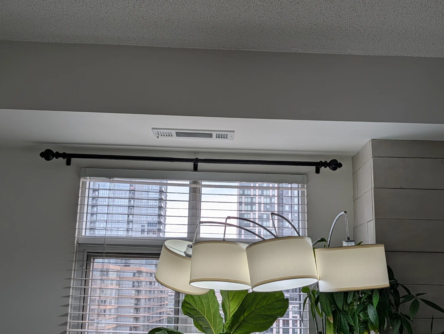 Extendable Black Curtain Rod with Finials