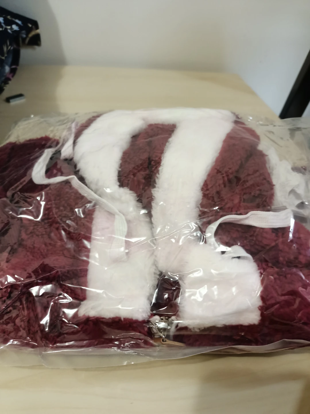 Burgundy and White Faux Fur Zip-Up Jacket🏈 - photo 2