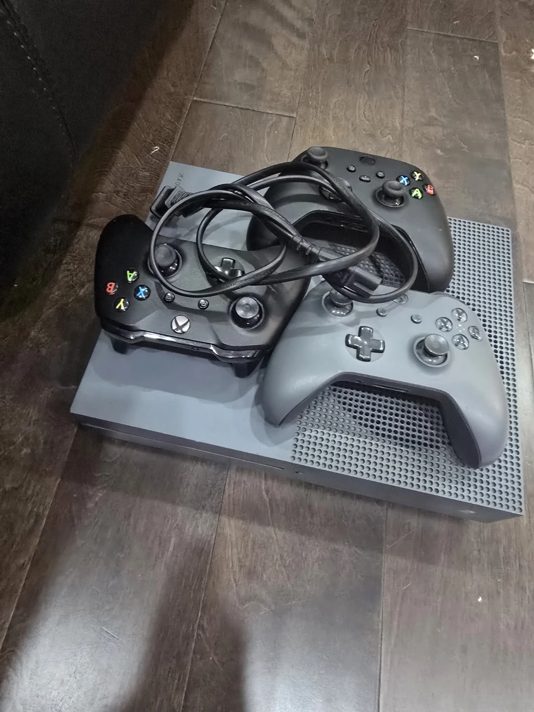 Xbox One S Console with Three Controllers - photo 2