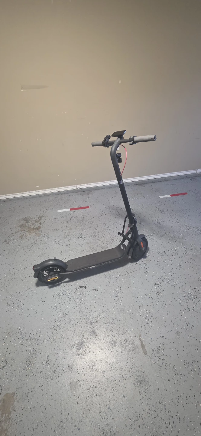 NAVEE V40I Electric Scooter - photo 5