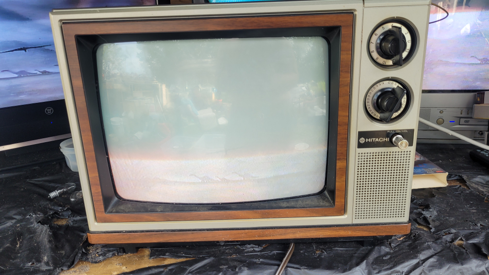 Hitachi Vintage Television - photo 2