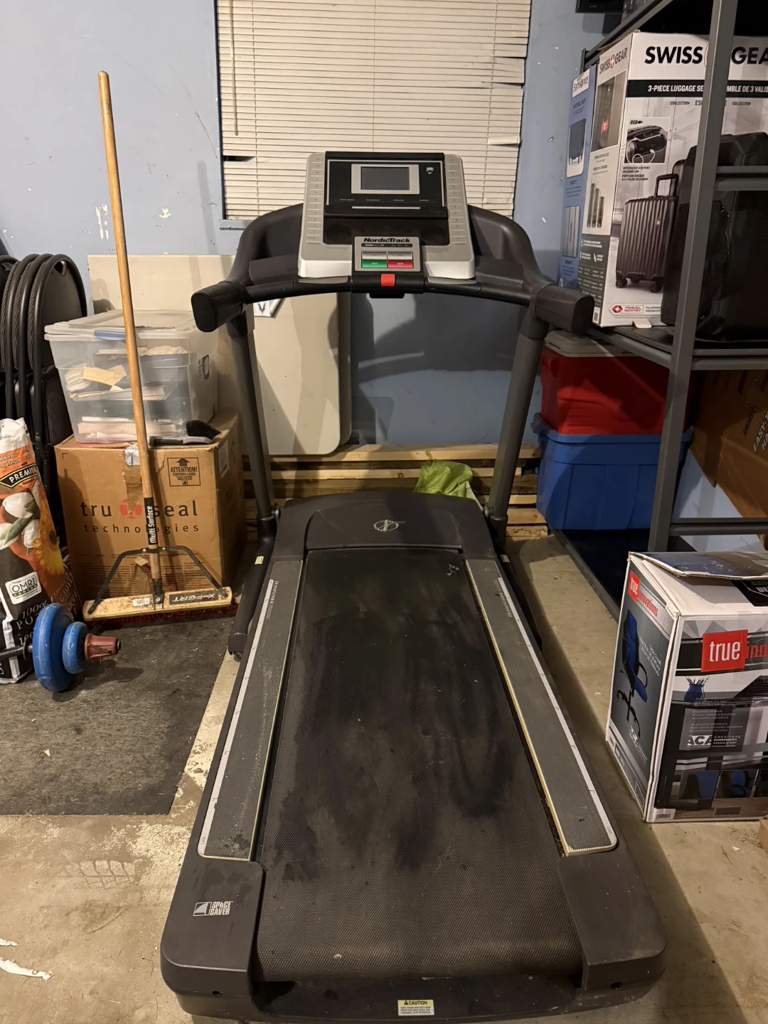 NordicTrack Intermix Acoustics 3.0 Treadmill - photo 3
