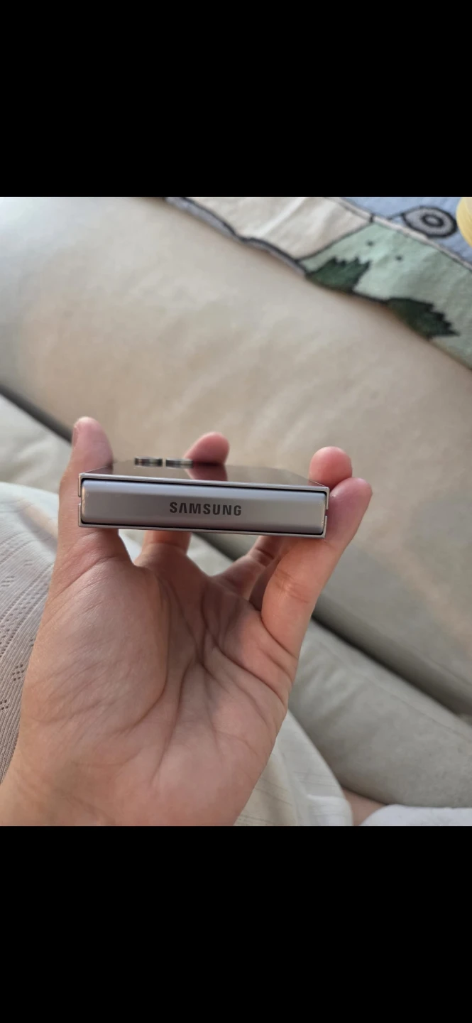 Galaxy Z Flip 6 - photo 4