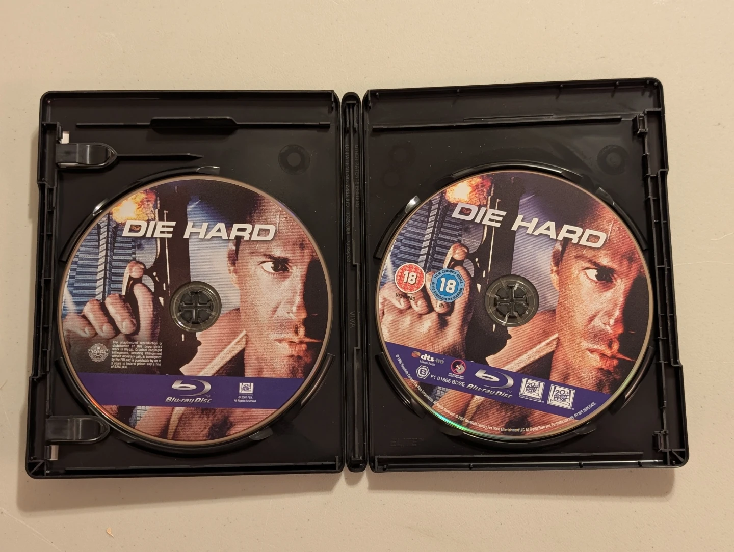 Blu-ray Movie Bundle: Man of Steel, Die Hard, Watchmen - photo 3
