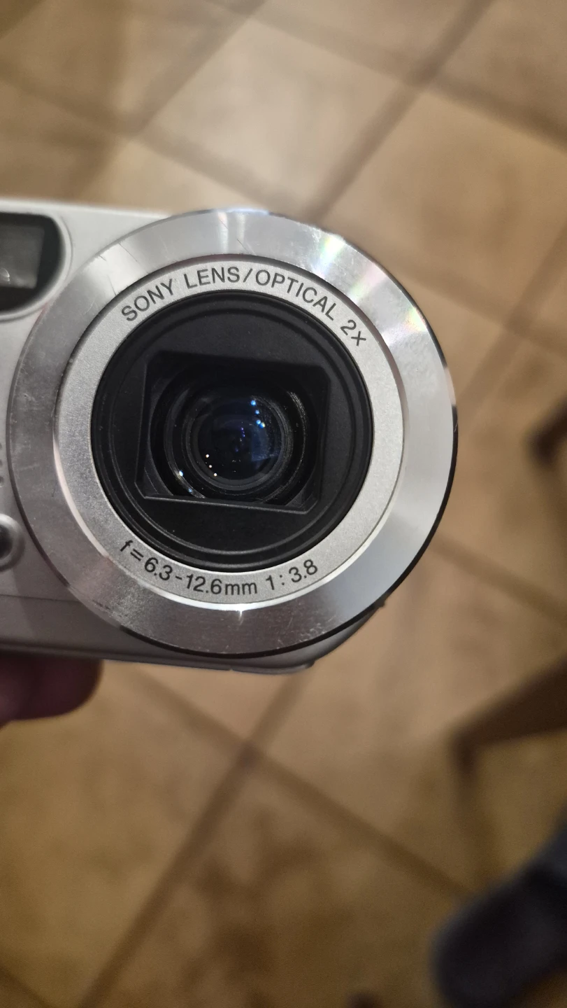 Sony Cyber-shot DSC-P52 Digital Still Camera