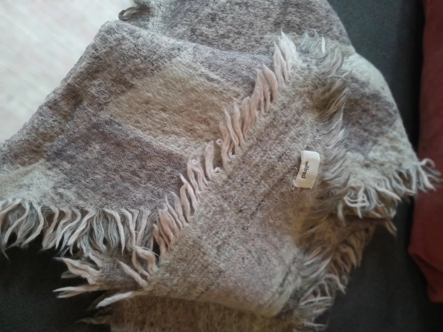 Wilfred Scarf - Grey