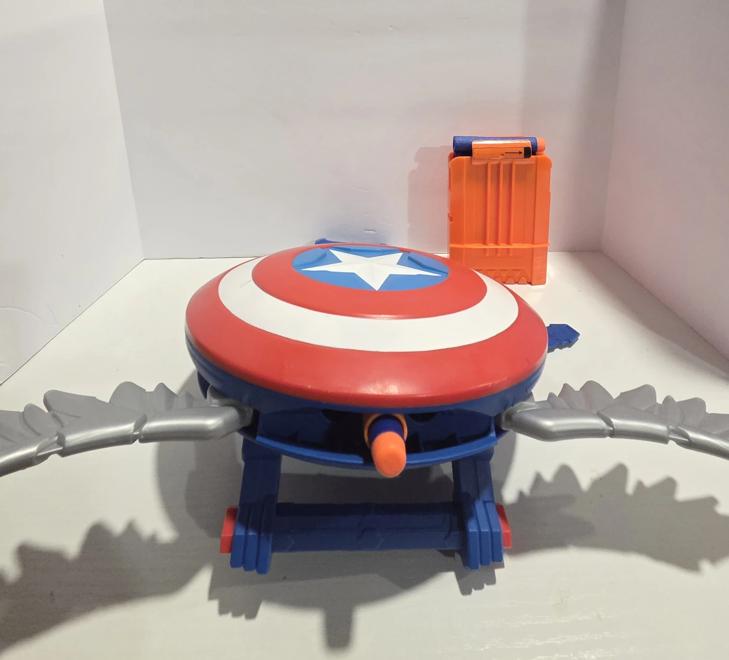 Marvel Captain America Nerf Blaster Shield