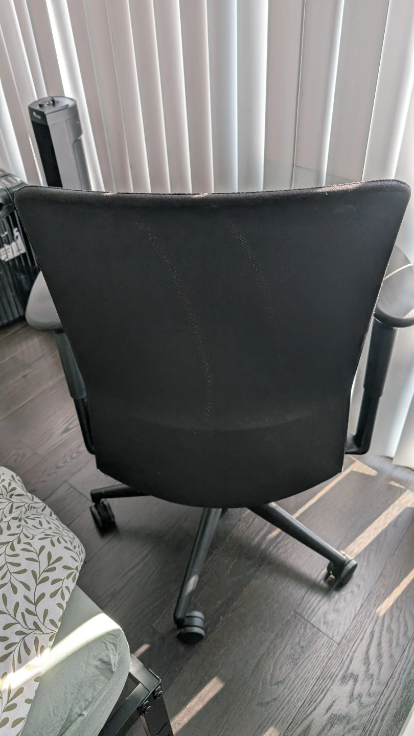 Black mesh office chair - photo 4