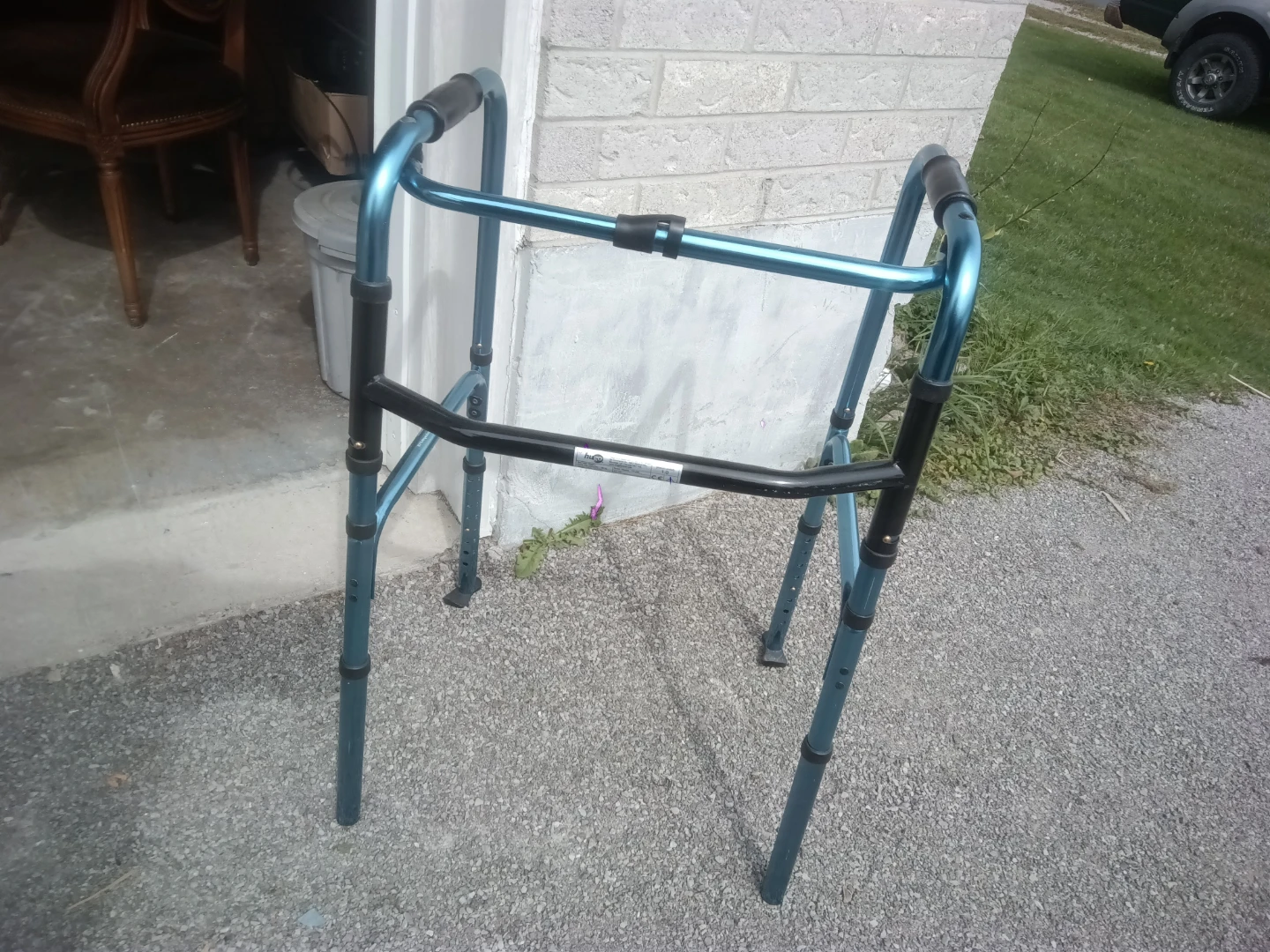 Hugo Adjustable Folding Walker